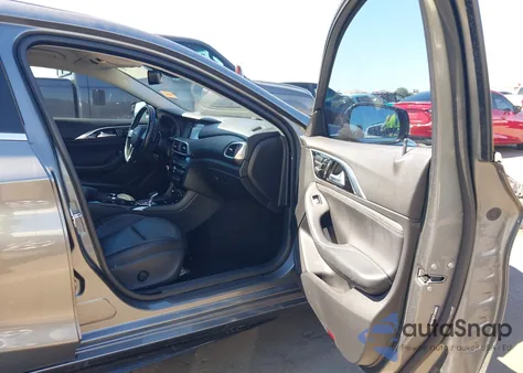 2018 Infiniti Qx30 Luxury z USA, uszkodzony, nr VIN SJKCH5CP7JA050690